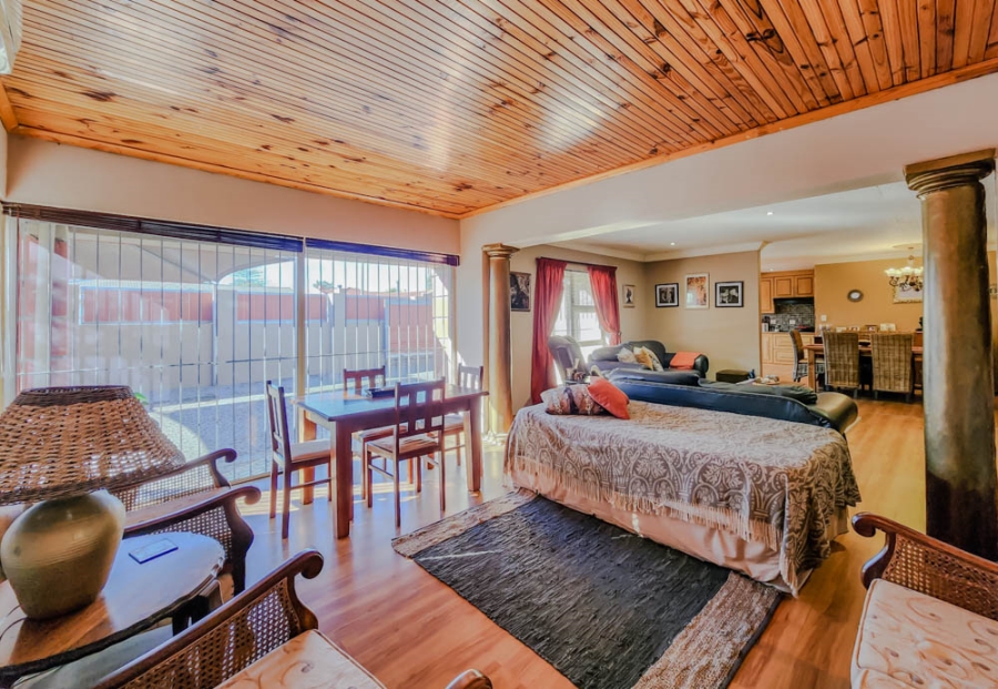 4 Bedroom Property for Sale in Soneike Western Cape